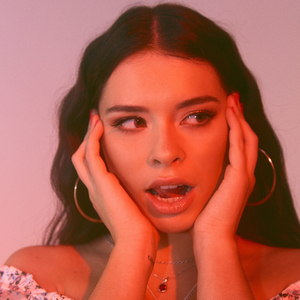 动漫女性走光露尿道
