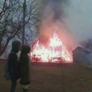 农村美女沟厕嘘嘘被偷看
